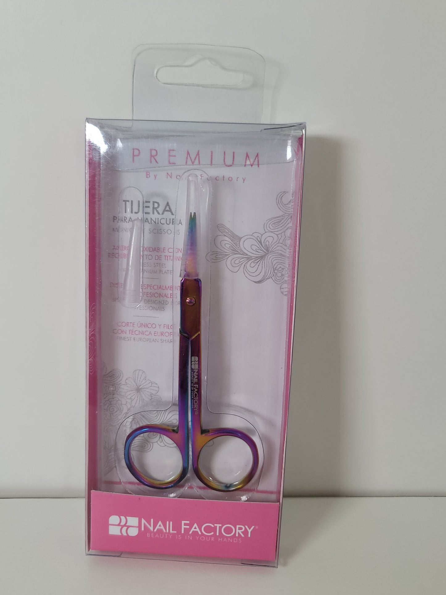 Manicure scissors